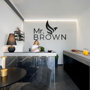 Mr Brown And Konukevi Roma